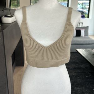 Avenu Crop Top